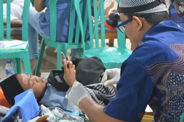 Gandeng Tenaga Medis RSUD Cepu Ponpes Al-Ittihad Sukses Gelar Sunatan Massal 2025