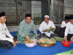 Peringati Maulid Nabi Ponpes Baitul Hikmah Cabak Sajikan 168 Tumpeng
