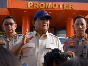 Prabowo Jenguk Korban Demo di RS Polri Polisi Luka Dijanjikan Naik Pangkat
