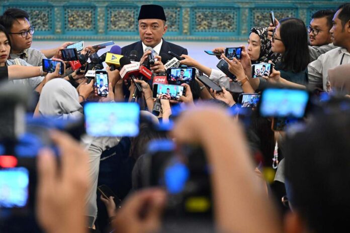 Reshuffle Kabinet Merah Putih 4 Menteri Dilantik dan 1 Kementerian Baru Dibentuk