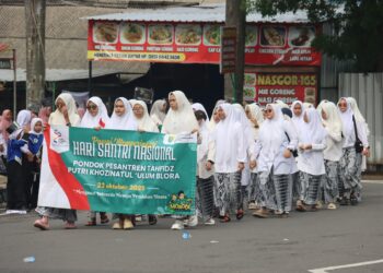 Blora Semarakkan Hari Santri Nasional 2025, Ribuan Santri Khozinatul Ulum Pawai Kebangsaan