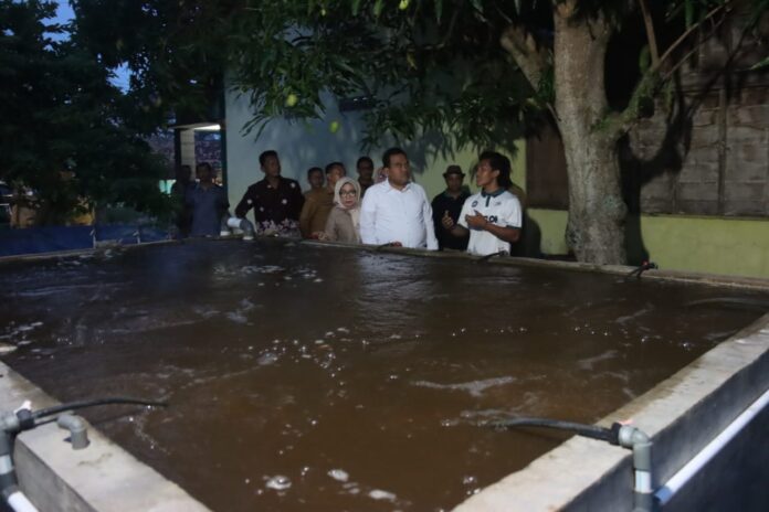 Bupati Blora Apresiasi Anindita, Pemuda Inspiratif Sukses Kembangkan Budidaya Nila Bioflok Modern.