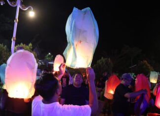 Cahaya Indah Hiasi Langit Noyo Gimbal Blora