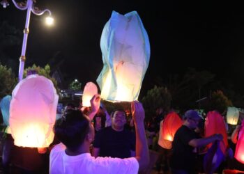 Cahaya Indah Hiasi Langit Noyo Gimbal Blora