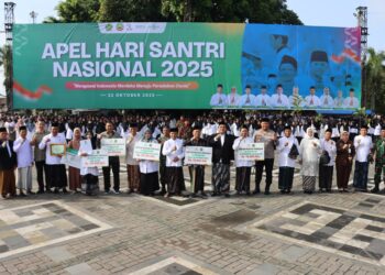 Dukungan Pesantren Blora Ditegaskan Bupati Arief di Hari Santri 2025, Beri Beasiswa Ratusan Santri
