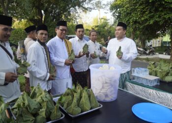Gastra Blora 2025 Bupati Arief Rohman Istiqamahkan Sholat Subuh dan Santuni Anak Yatim