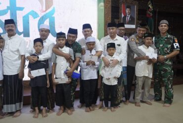 Haru Saat Bupati Blora Ajak Jamaah Peluk Anak Yatim di Acara Gastra