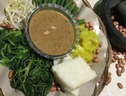 Kisah Nasi Sisa yang Naik Kasta, Kenyal Gurih Pecel Gendar