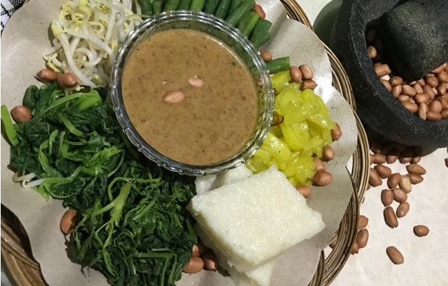 Kisah Nasi Sisa yang Naik Kasta, Kenyal Gurih Pecel Gendar