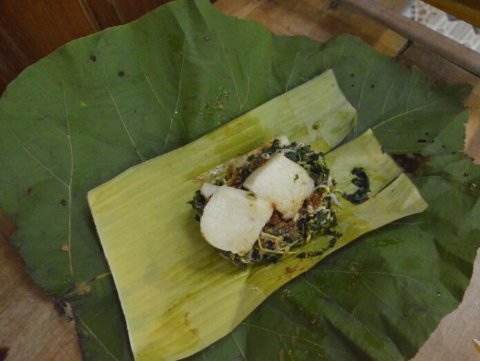 Pecel Gendar, Kenyalnya Nasi Bleng Pengganti Nasi yang Gurih di Solo hingga Wonogiri