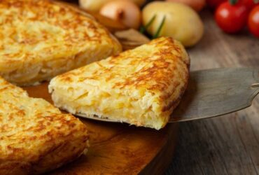 Begini Cara Bikin Omelet Indomie Simpel Anti Ribet