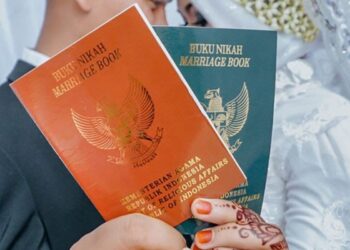 Buku Nikah Simbol Momen Sakral dalam Hidup