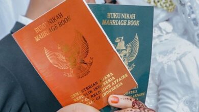 Buku Nikah Simbol Momen Sakral dalam Hidup