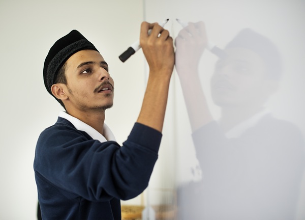 10 Ucapan Hari Guru Nasional yang Menyentuh dan Penuh Makna