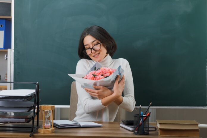 7 Ide Seru Rayakan Hari Guru Nasional