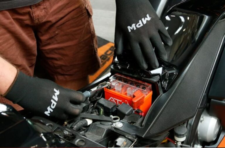8 Tanda Aki Motor Perlu Diganti Durasi Ideal Mengganti Aki Motor