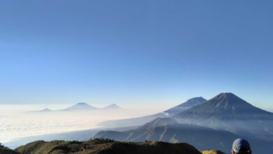 Catat! Ini 7 Perlengkapan Wajib yang Harus Anda Bawa Saat Mendaki Gunung