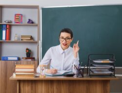 Sejarah dan Lirik Terbaru Lagu “Hymne Guru” Ciptaan Sartono, Dinyanyikan Saat Peringatan Hari Guru