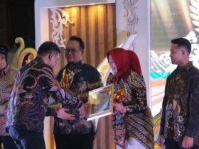 Anugerah KPID Jateng 2025 Penyiar Wanita Radio Gagak Rimang Blora Raih Juara 3 dan Terfavorit