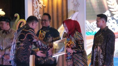 Anugerah KPID Jateng 2025 Penyiar Wanita Radio Gagak Rimang Blora Raih Juara 3 dan Terfavorit