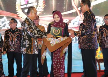 Daftar Lengkap Penerima Anugerah KPID Jateng 2025