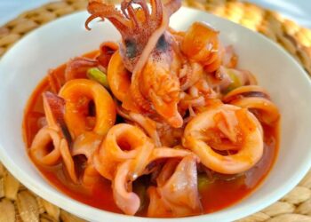 Pedas Menggigit Tumis Cumi Pedas Manis Menu Spesial Minggu Sore yang Memuaskan Keluarga