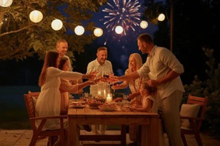 8 Tips Sederhana Kegiatan Malam Pergantian Tahun di Rumah yang Berkesan