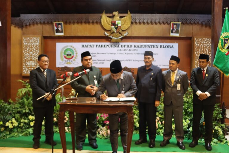 DPRD Blora Setujui Raperda Tentang Kawasan Tanpa Rokok (KTR) dan Raperda Tentang Penyelenggaraan Perpustakaan