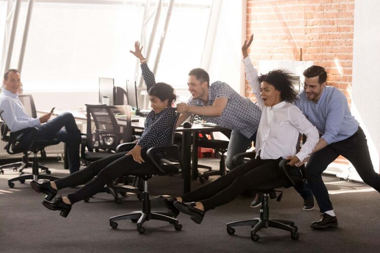 Tips Menciptakan Lingkungan Kerja yang Menyenangkan yang Sering Dilakukan Perusahaan-Perusahan Maju