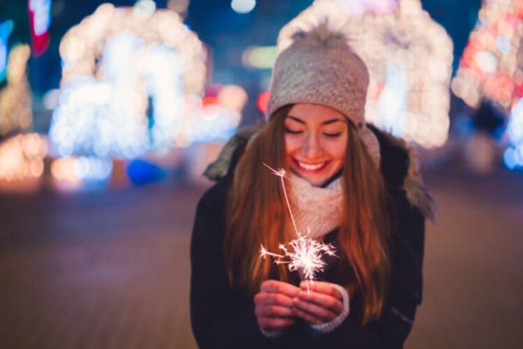 Anti Keramaian: 5 Zodiak Ini Lebih Suka Menikmati Malam Tahun Baru Menyendiri