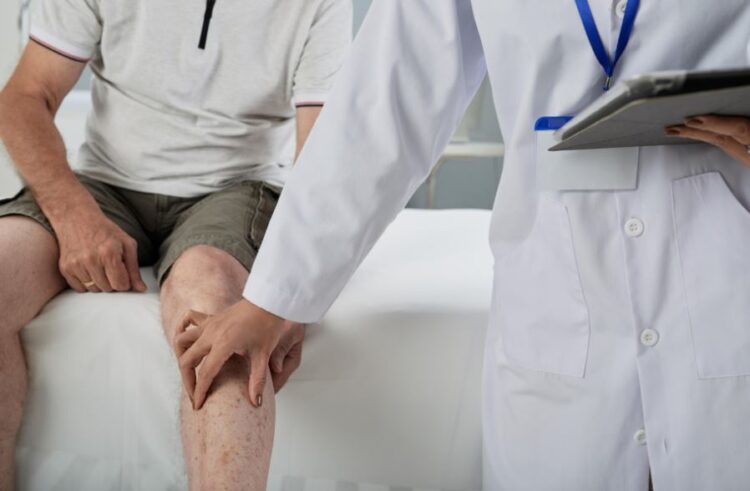 Awas Efek Asam Urat Tinggi Bisa Memicu Beragam Penyakit Serius