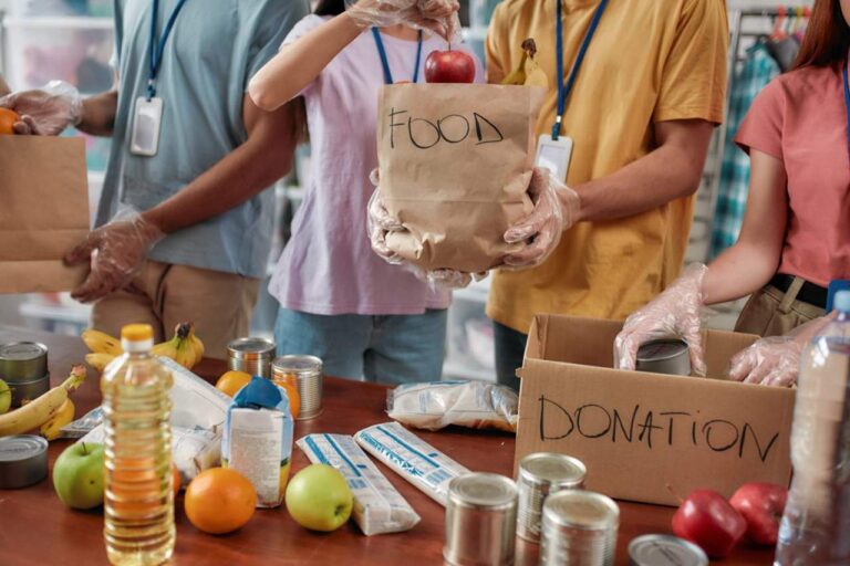 Mengubah Tradisi 10 Ide Kegiatan Sosial di Malam Tahun Baru