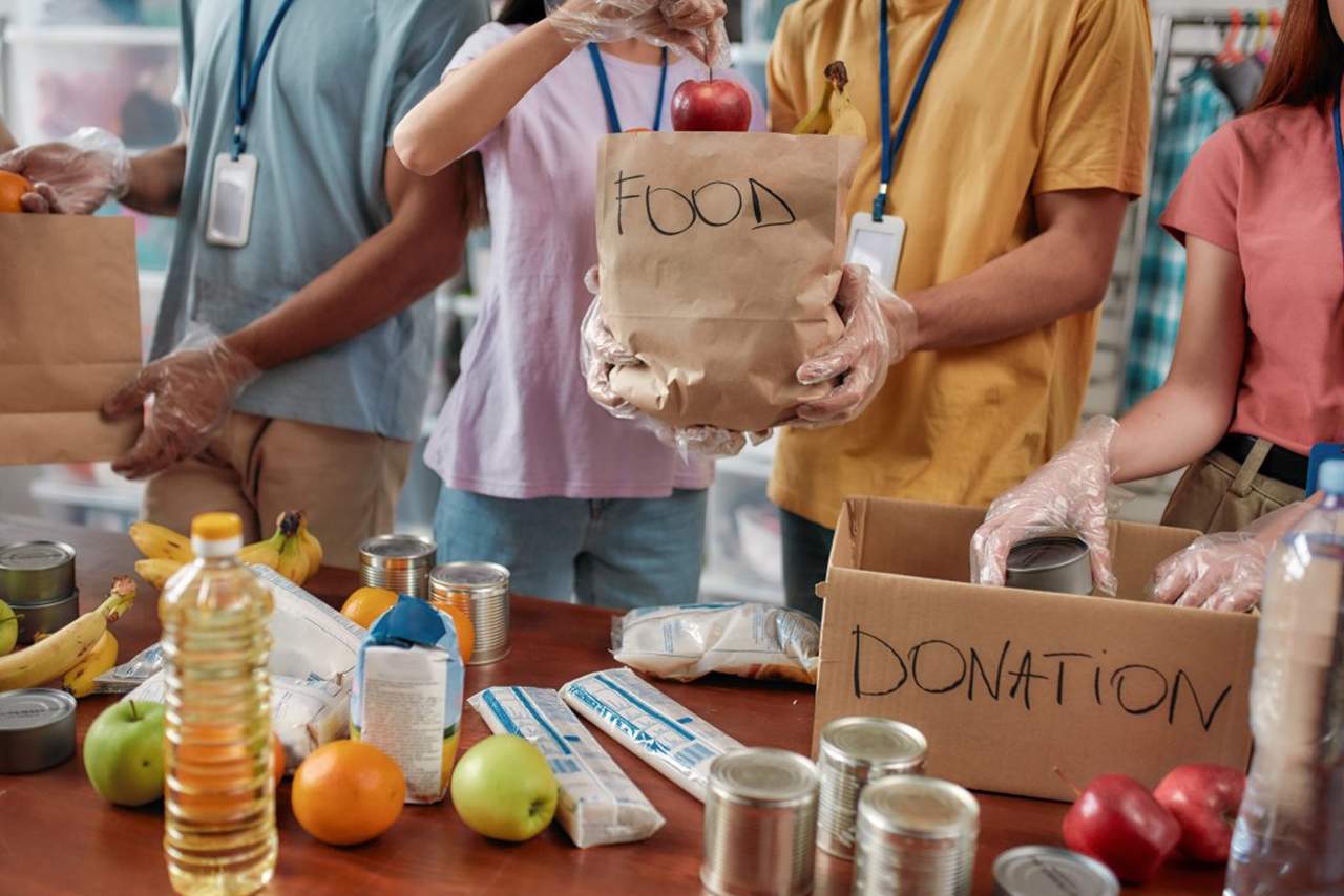 Mengubah Tradisi 10 Ide Kegiatan Sosial di Malam Tahun Baru