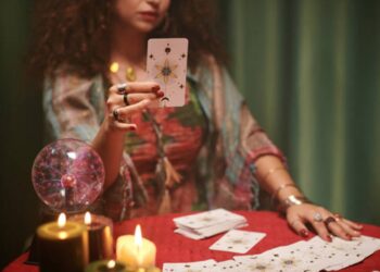 Ramalan Zodiak Desember 2025 Prediksi Karir Keuangan dan Asmara Aries Taurus Gemini dan Cancer Bulan Ini