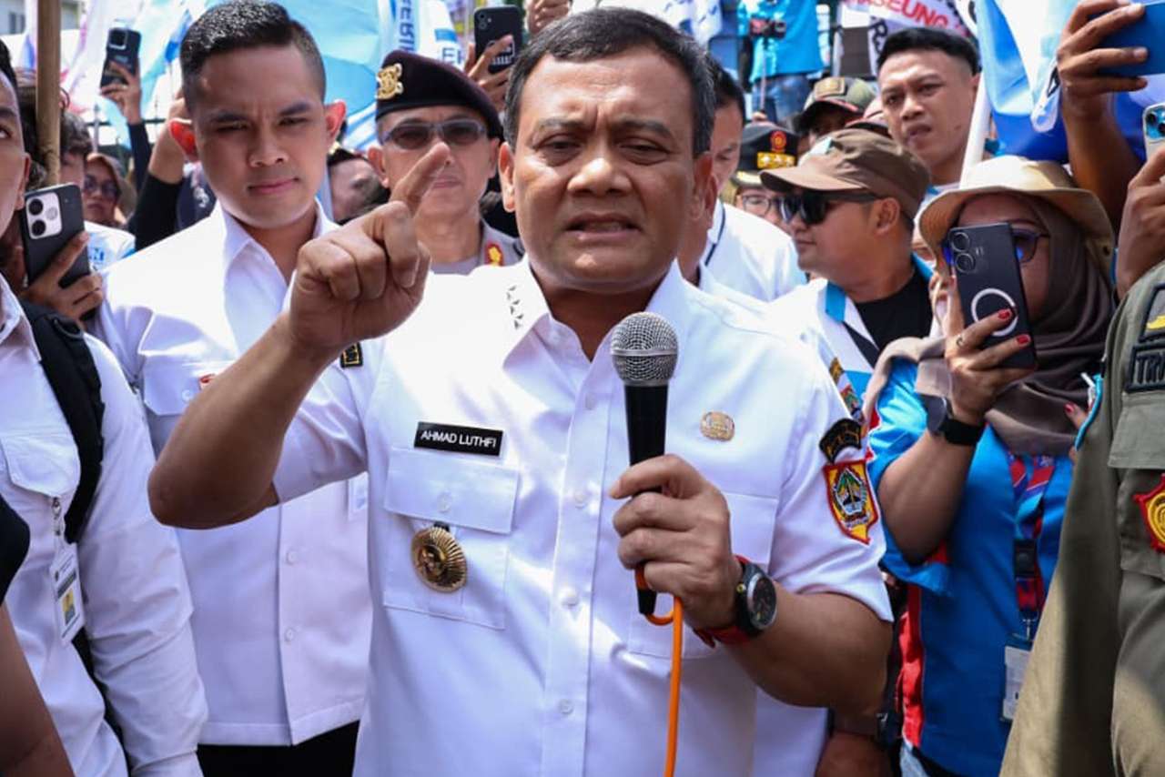 Tok Gubernur Jateng Resmi Tetapkan UMP Jateng 2026 Cek Daftarnya