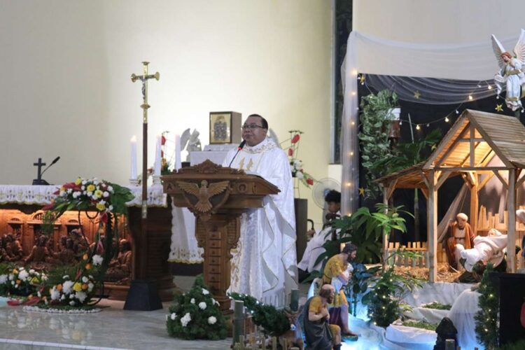 Umat Katolik Blora Jalani Misa Malam Natal di Gereja Katolik Santo Pius X Blora dengan Khidmat dan Tertib
