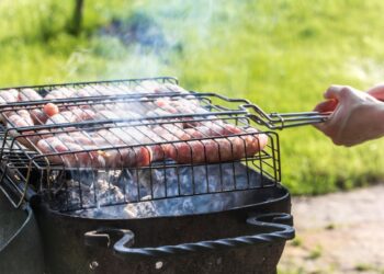7 Cara Menyiapkan Alat Panggang Agar Tak Lengket di Malam Tahun Baru