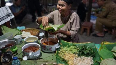7 Kuliner Nasi Pecel Paling Populer di Nusantara dan Ciri Khasnya
