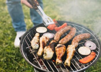 Catat! Perlengkapan Penting untuk Bakar-Bakar Saat Malam Tahun Baru