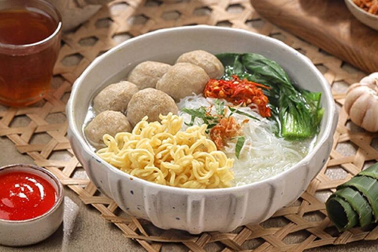 Cocok Disantap di Musim Hujan Rekomendasi 10 Menu Hangat Berkuah Lezat dan Bergizi