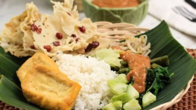 Cocok untuk Sarapan Resep Nasi Pecel Sambal Kacang Sederhana dan Mudah Dibuat