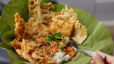 Pecel Pincuk Godong Jati Kuliner Nasi Pecel Khas Blora yang Otentik dengan Wadah Daun Jati Ini Resepnya