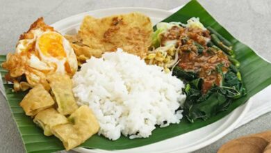 Resep Praktis Nasi Pecel Telor Ceplok Sajian Makan Siang Sederhana yang Mantap dan Mudah Dibuat
