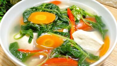Bikin Sahur Makin Lahap: Resep Sup Bayam dan Tahu, Sajian Sehat yang Pasti Disukai Anak-Anak