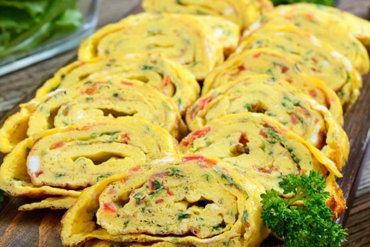 Omelet Gulung Isi Sayur Ide Menu Sahur Bergizi yang Disukai Keluarga