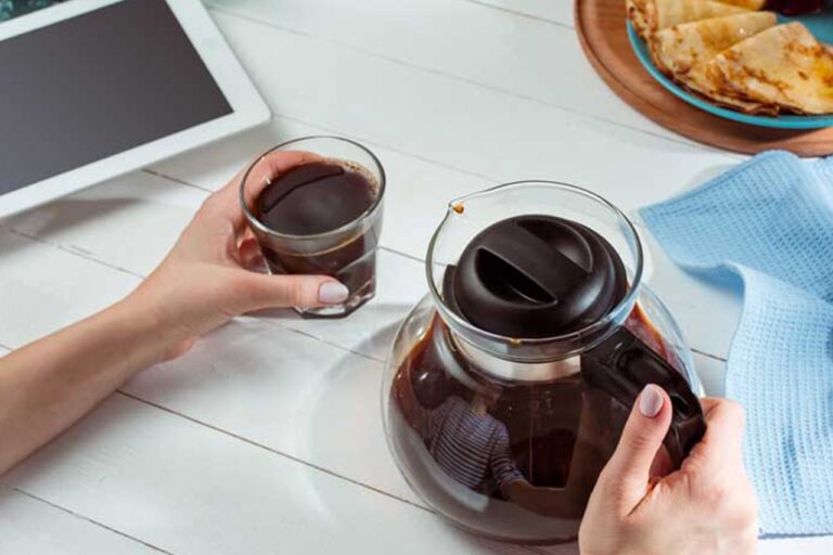 Pecinta Kopi Wajib Simak Takaran Ideal Minum Kopi untuk Pendamping Sahur