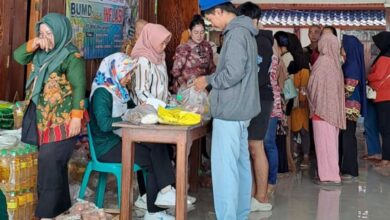 Atasi Inflasi Jelang Lebaran BUMD Blora Gelar Pasar Murah di Cepu