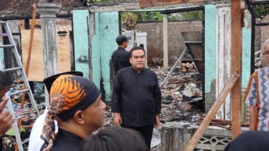 Bupati Blora Tinjau Korban Kebakaran Pasar Darurat Ngawen dan Serahkan Bantuan