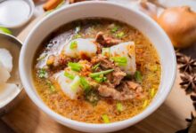 Ketupat Coto Makassar Kuliner Soto Berpadu Ketupat yang Menghadirkan Cira Rasa Gurih Lezat dan Kaya Rempah