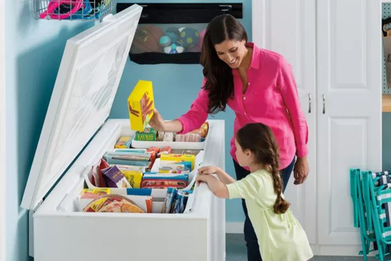 Lebaran OTW Siap Perbanyak Es Batu RSA CF-210 Freezer Box Paling Cocok untuk Usaha Kecil dan Rumah Tangga